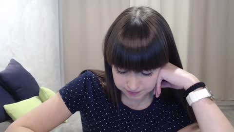Snapshot of alice_59 chatting on December 6, 10:05 am alice_59 online show from December 6, 10:05 am