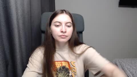 Snapshot of alice_________________________ chatting on February 8, 6:33 pm Alice online show from February 8, 6:33 pm