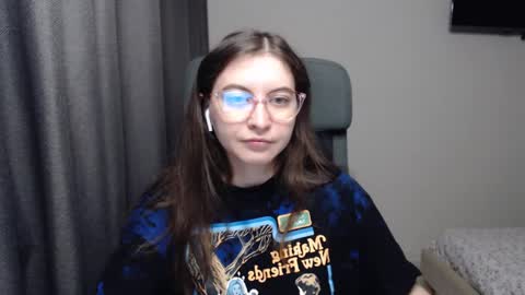 Snapshot of alice_________________________ chatting on February 3, 7:52 pm Alice online show from February 3, 7:52 pm