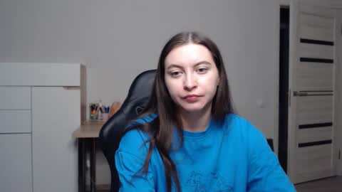 Snapshot of alice_________________________ chatting on February 27, 8:53 pm Alice online show from February 27, 8:53 pm
