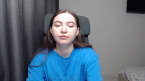 Snapshot of alice_________________________ chatting on February 11, 4:35 pm Alice online show from February 11, 4:35 pm