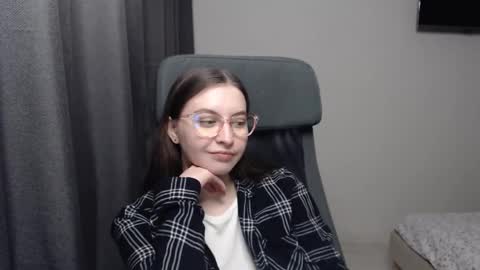 Snapshot of alice_________________________ chatting on February 15, 7:17 pm Alice online show from February 15, 7:17 pm