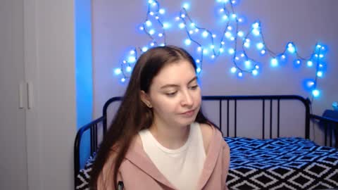 Snapshot of alice_________________________ chatting on December 5, 5:50 pm Alice online show from December 5, 5:50 pm