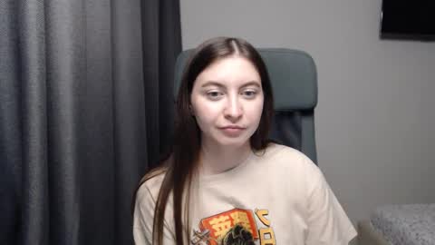 Snapshot of alice_________________________ chatting on February 17, 7:44 pm Alice online show from February 17, 7:44 pm