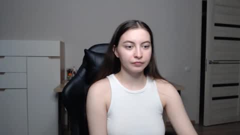 Snapshot of alice_________________________ chatting on February 23, 10:05 pm Alice online show from February 23, 10:05 pm