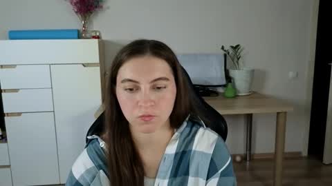 Snapshot of alice_________________________ chatting on September 15, 6:59 pm Alice online show from September 15, 6:59 pm
