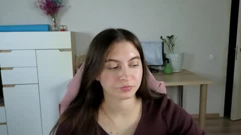 Snapshot of alice_________________________ chatting on September 24, 5:56 pm Alice online show from September 24, 5:56 pm