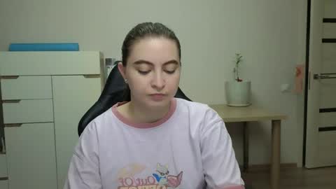 Alice online show from April 30, 7:19 pm