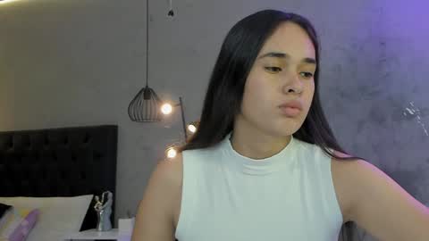 Alice Susan online show from May 1, 7:39 pm