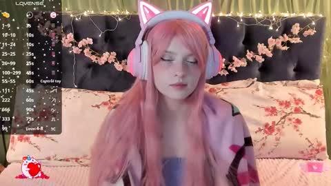 Snapshot of alice_langley chatting on September 24, 12:48 pm Alice 3 online show from September 24, 12:48 pm