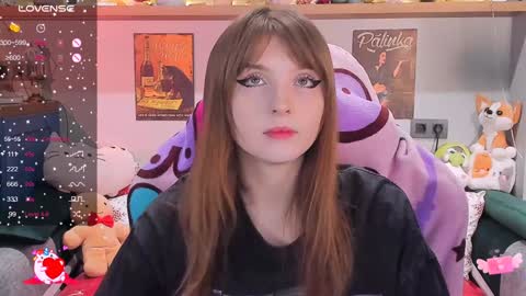 Snapshot of alice_langley chatting on December 28, 11:41 am Alice 3 online show from December 28, 11:41 am