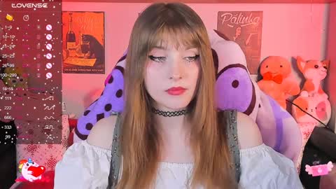 Snapshot of alice_langley chatting on December 7, 12:24 pm Alice 3 online show from December 7, 12:24 pm