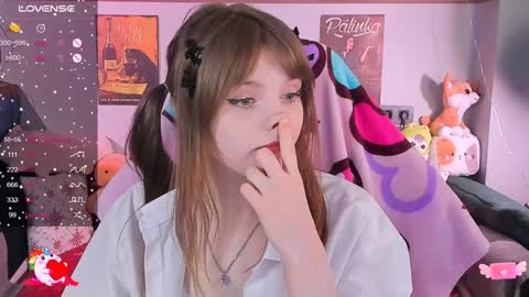 Snapshot of alice_langley chatting on December 14, 11:29 am Alice 3 online show from December 14, 11:29 am