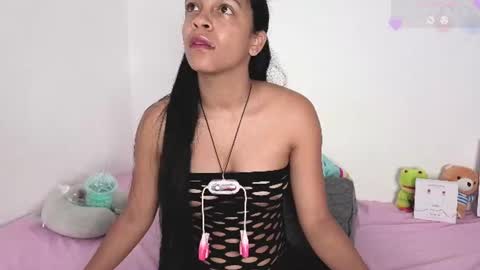 alice_parkerx online show from June 24, 10:47 am