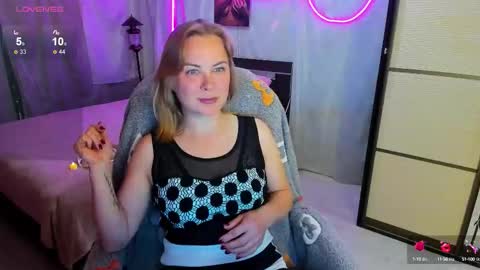 Alice online show from September 25, 4:39 pm