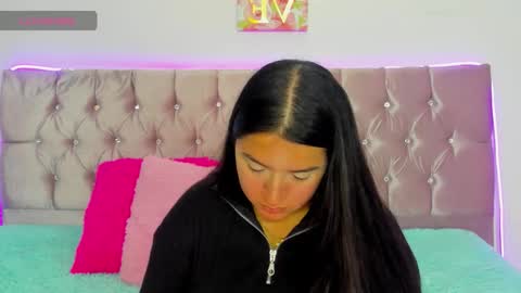 alice_summer1 online show from March 8, 10:57 pm