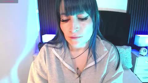 Alice online show from November 3, 6:01 pm