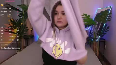 Alice  online show from September 29, 3:17 pm