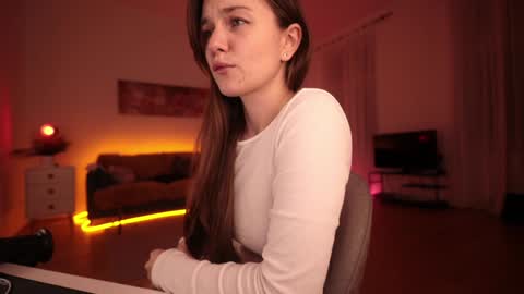 Snapshot of alicealberts chatting on December 5, 10:56 pm alicealberts online show from December 5, 10:56 pm