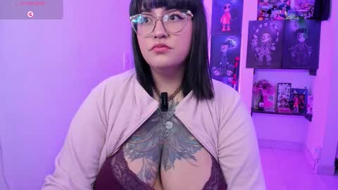 Snapshot of alicebrinck chatting on October 8, 2:05 am Alice Brinck online show from October 8, 2:05 am