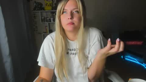 AliceCasey online show from October 16, 9:39 pm