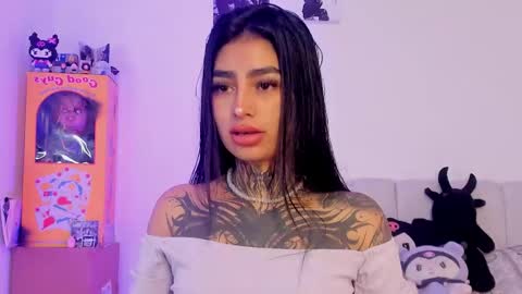 Alice  online show from March 4, 7:09 pm