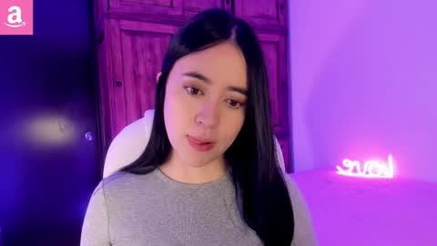 Snapshot of alicee_2 chatting on February 26, 8:57 pm Aliceee .. 97YP9VWGZHrefnav wishlist lists 1 online show from February 26, 8:57 pm