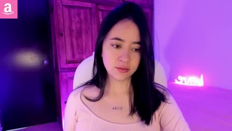 Snapshot of alicee_2 chatting on February 20, 4:03 pm Aliceee .. 97YP9VWGZHrefnav wishlist lists 1 online show from February 20, 4:03 pm