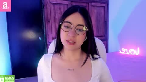 Snapshot of alicee_2 chatting on October 19, 1:02 pm Aliceee .. 97YP9VWGZHrefnav wishlist lists 1 online show from October 19, 1:02 pm