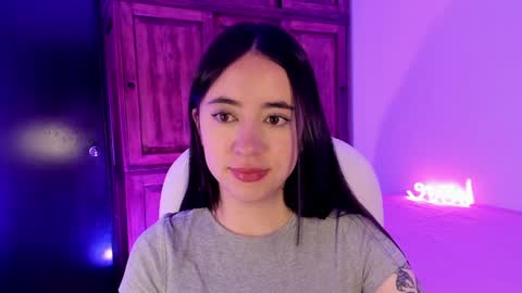Snapshot of alicee_2 chatting on January 17, 10:11 am Aliceee .. 97YP9VWGZHrefnav wishlist lists 1 online show from January 17, 10:11 am