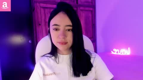 Snapshot of alicee_2 chatting on March 2, 3:09 pm Aliceee .. 97YP9VWGZHrefnav wishlist lists 1 online show from March 2, 3:09 pm