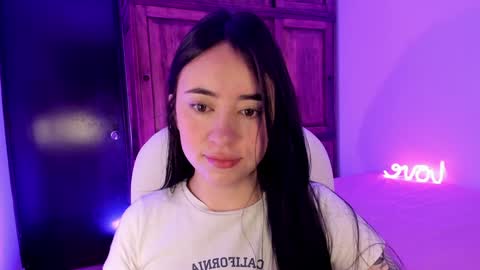 Snapshot of alicee_2 chatting on December 12, 10:13 am Aliceee .. 97YP9VWGZHrefnav wishlist lists 1 online show from December 12, 10:13 am