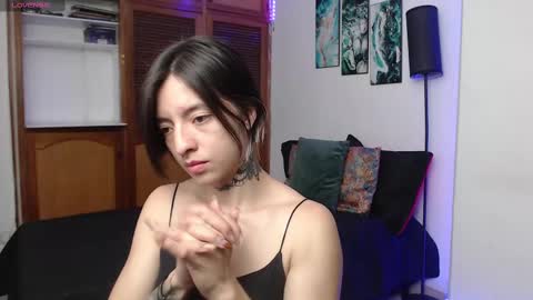 Snapshot of alicee_logan_ chatting on September 28, 2:18 am alicee_logan_ online show from September 28, 2:18 am