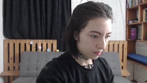 Snapshot of alicee_logan_ chatting on December 21, 1:47 am alicee_logan_ online show from December 21, 1:47 am