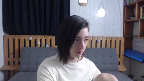 Snapshot of alicee_logan_ chatting on December 20, 1:36 am alicee_logan_ online show from December 20, 1:36 am