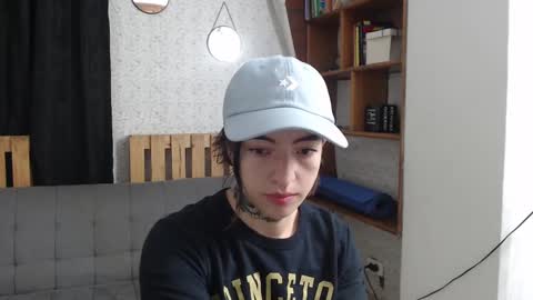 Snapshot of alicee_logan_ chatting on February 18, 2:27 am alicee_logan_ online show from February 18, 2:27 am