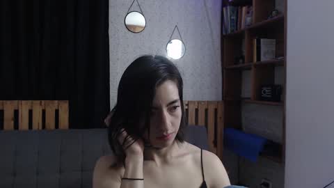 Snapshot of alicee_logan_ chatting on January 29, 3:54 am alicee_logan_ online show from January 29, 3:54 am