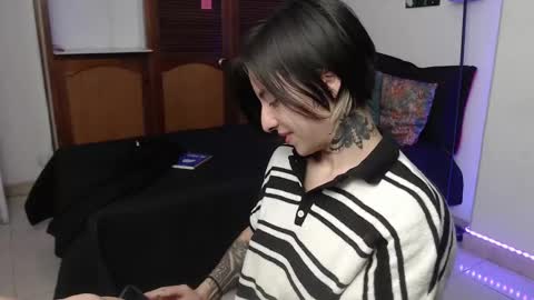 Snapshot of alicee_logan_ chatting on October 8, 1:54 am alicee_logan_ online show from October 8, 1:54 am
