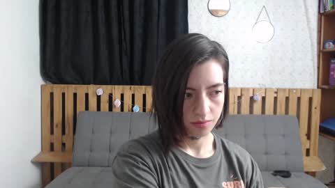 Snapshot of alicee_logan_ chatting on December 23, 2:13 am alicee_logan_ online show from December 23, 2:13 am