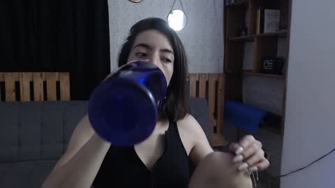 Snapshot of alicee_logan_ chatting on January 30, 1:55 am alicee_logan_ online show from January 30, 1:55 am