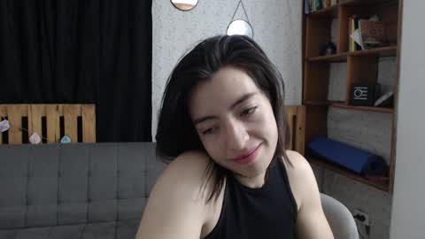 Snapshot of alicee_logan_ chatting on January 13, 1:34 am alicee_logan_ online show from January 13, 1:34 am