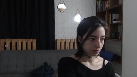 Snapshot of alicee_logan_ chatting on February 8, 1:43 am alicee_logan_ online show from February 8, 1:43 am