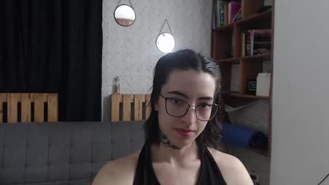 Snapshot of alicee_logan_ chatting on February 25, 2:14 am alicee_logan_ online show from February 25, 2:14 am