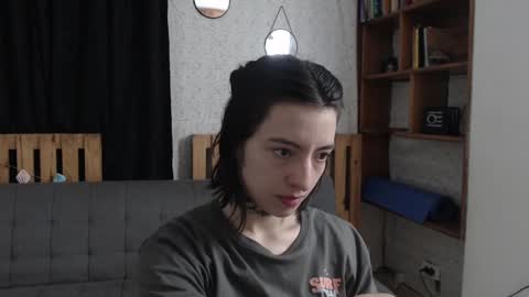 Snapshot of alicee_logan_ chatting on January 18, 2:03 am alicee_logan_ online show from January 18, 2:03 am