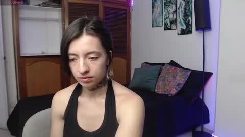 Snapshot of alicee_logan_ chatting on October 3, 3:44 am alicee_logan_ online show from October 3, 3:44 am