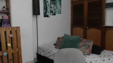 alicee_logan_ online show from June 11, 2:53 am