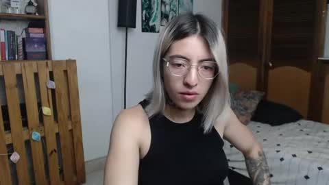 alicee_logan_ online show from July 19, 2:58 am