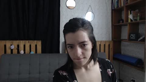 Snapshot of alicee_logan_ chatting on January 12, 2:56 am alicee_logan_ online show from January 12, 2:56 am