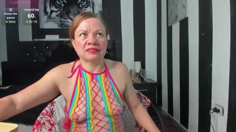 Snapshot of alicee_mature4 chatting on October 13, 2:36 am alicee_mature4 online show from October 13, 2:36 am