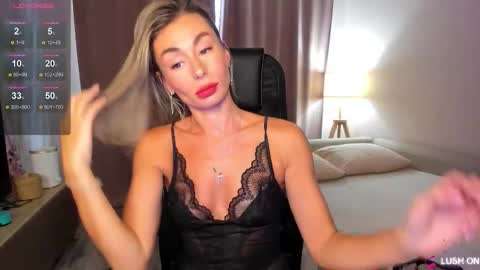 Snapshot of aliceevan chatting on November 1, 2:59 am Daniella online show from November 1, 2:59 am